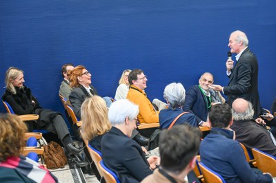 7.Conversation Florent Menegaux©tekoaphotos.jpg